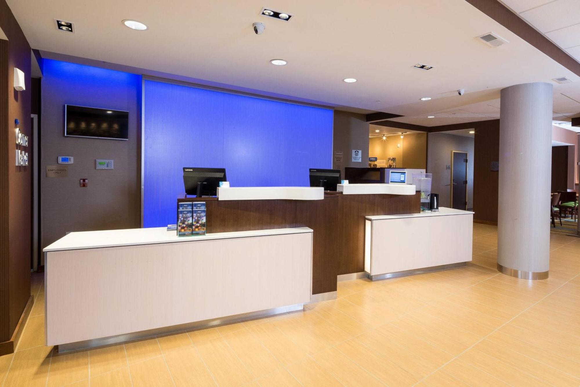 Fairfield Inn & Suites By Marriott Detroit Chesterfield Exterior foto